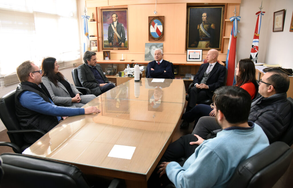 Autoridades de la Delegación Argentina de CARU en Concepción del Uruguay