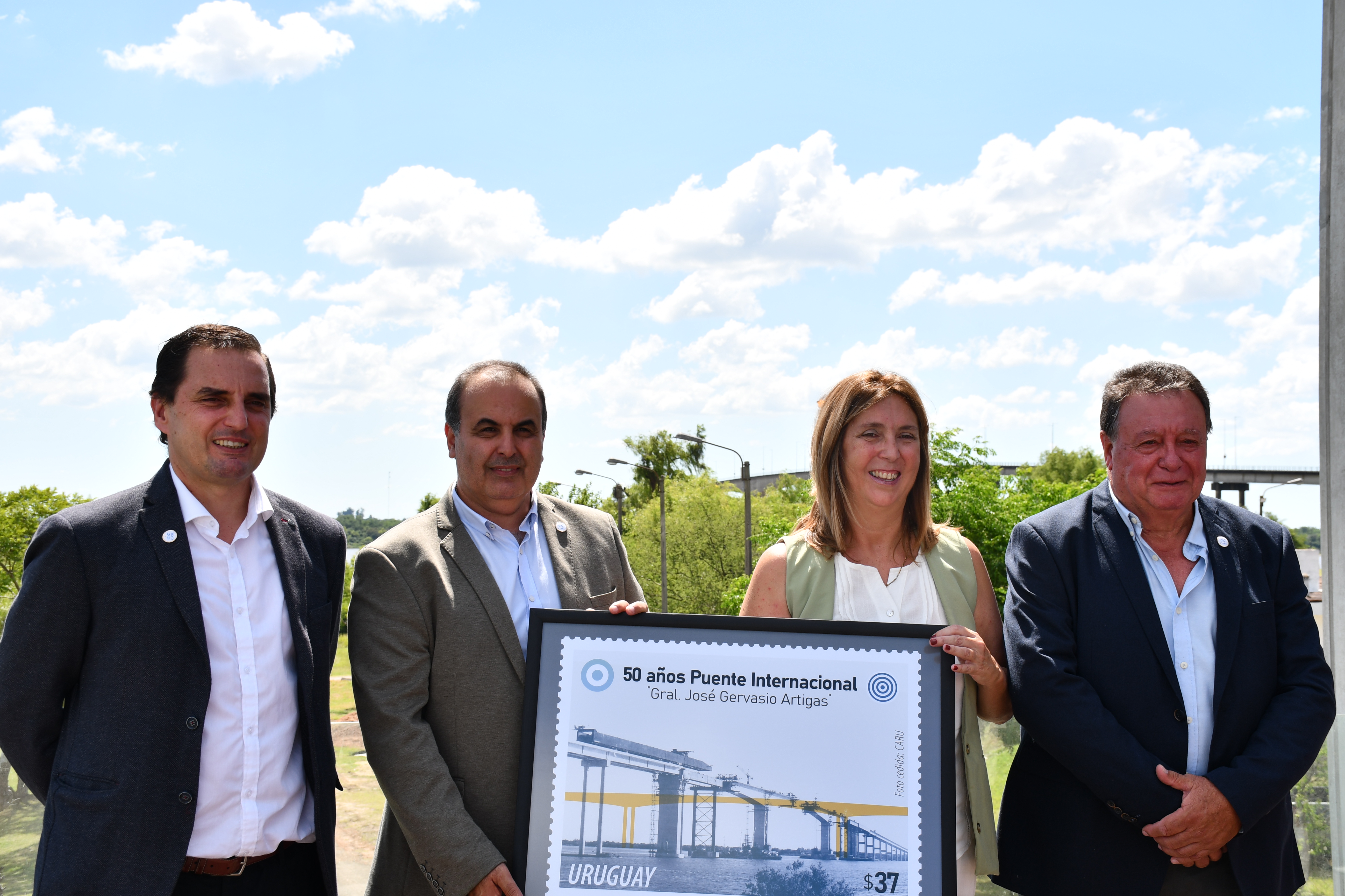 Lanzamiento oficial del sello conmemorativo por los 50 años del Puente Internacional General José G. Artigas